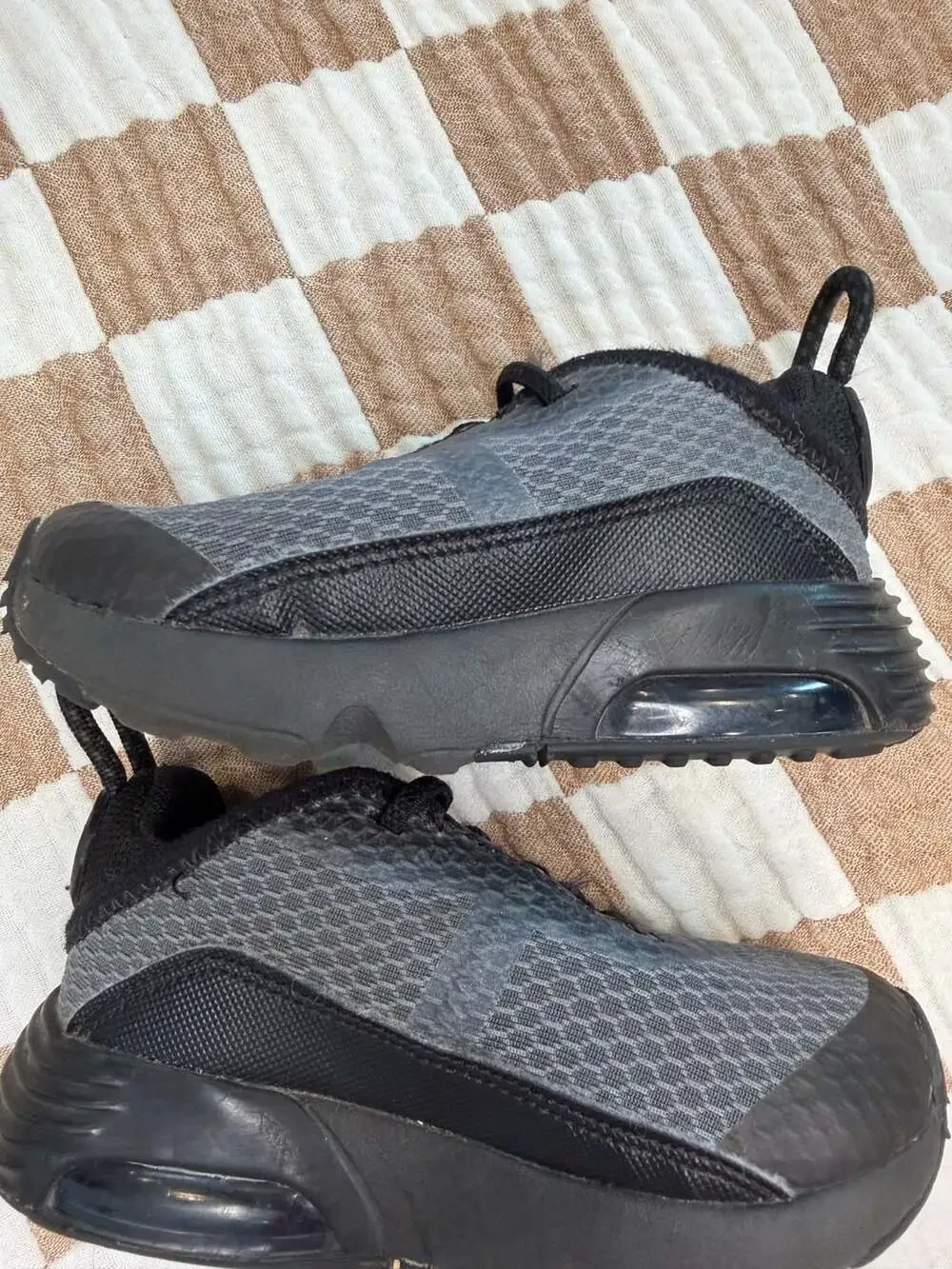 Nike Air Max 2090 Size 6C Black Sneakers